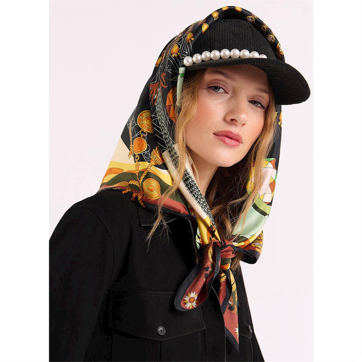 Diamonds Noir Medium Square Scarf