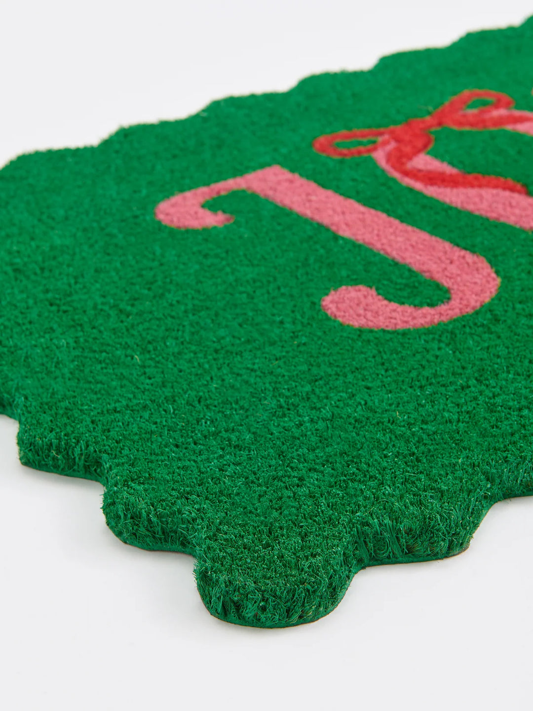 Shiraleah "Joy" Scalloped Doormat