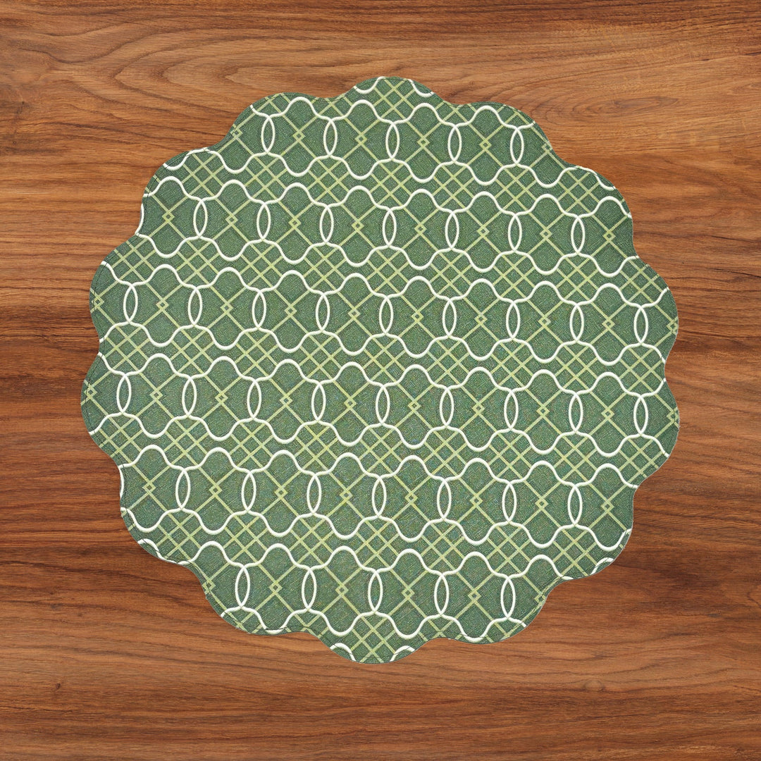 Beatriz Ball Cabbage Roses and Trellis Reversible Round Placemat