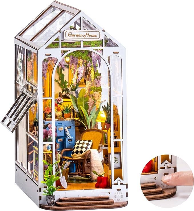 Robotime DIY Book Nook Garden House