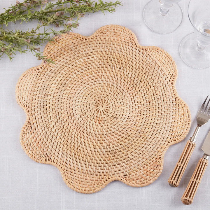 Scalloped Rattan Round Placemat