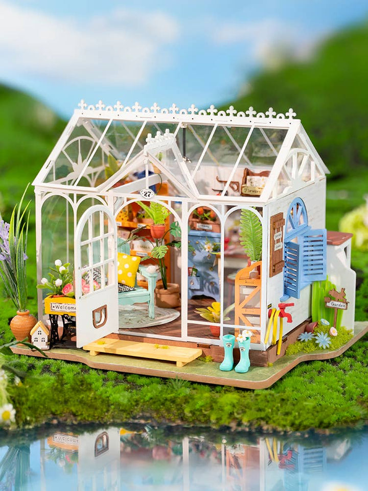 Robotime Dreamy Garden House Rolife DIY Miniature House Kit