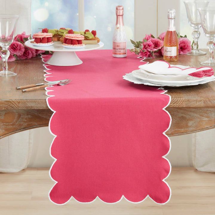 Cotton Scalloped Table Runner