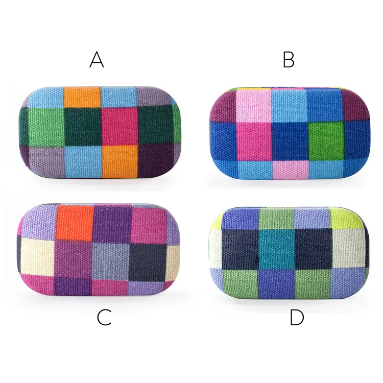 Kikkerland Plaid Travel Case (Colors May Vary)