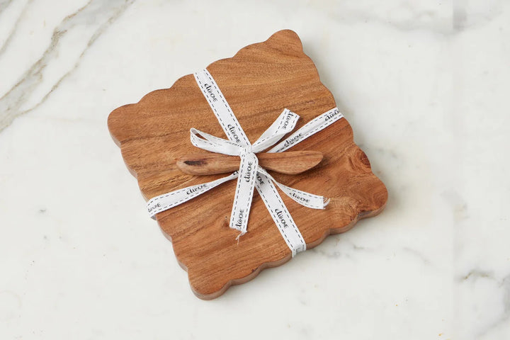EtúHome Small Square Scalloped Cheese Board with Spreader