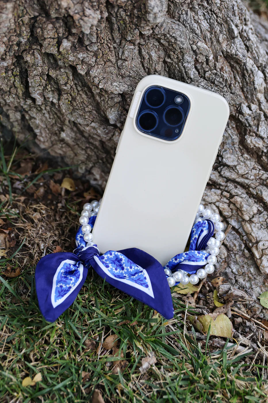 Victory Lap Woven Scarf Pearl Phone Strap/Wristlet