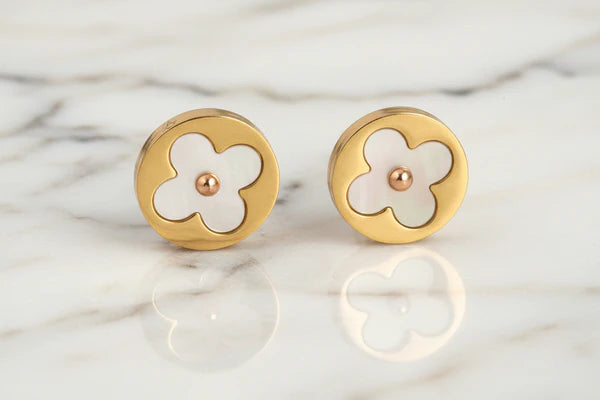 Mother of Pearl Clover Stud Earring
