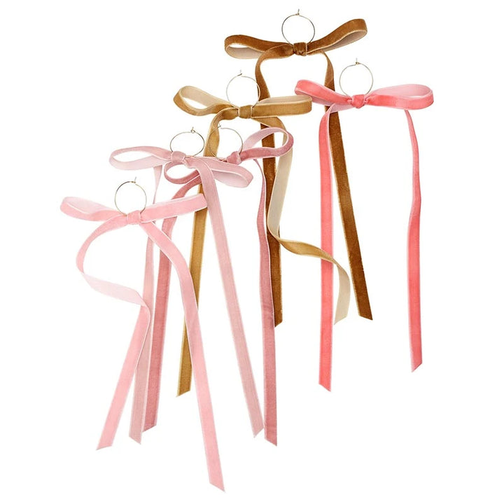 Blush Velvet Bow Wine Charm Set