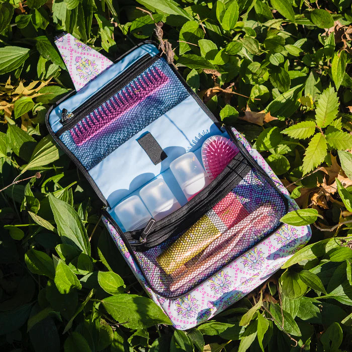 Scout Beauty Gordito Hanging Toiletry Bag