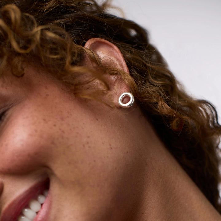 Julie Vos Silver Wave Circle Stud Earring