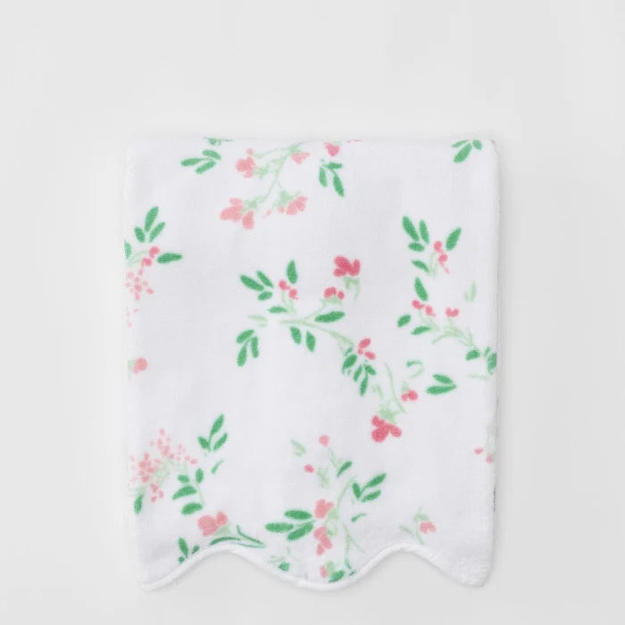 Weezie Floral Scallop Bath Towel