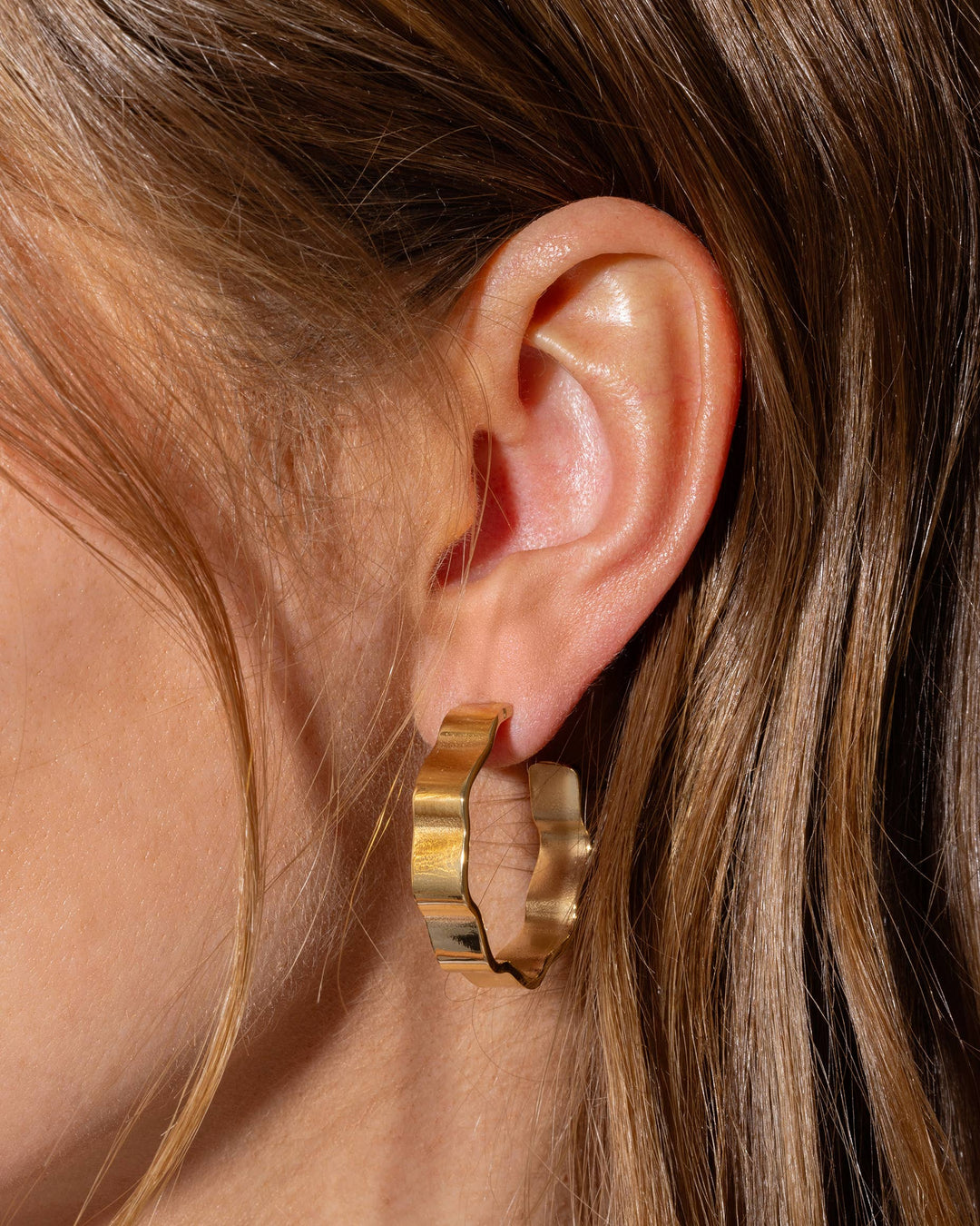 Taylor Elliott Designs Cassie Wavy Hoop Earrings