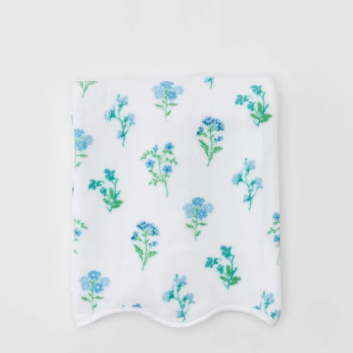 Weezie Scallop Bath Towel
