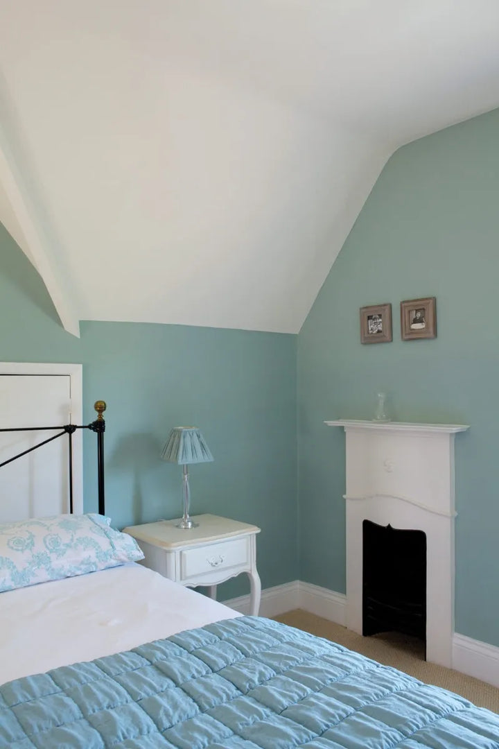 Farrow & Ball No. 84 Green Blue