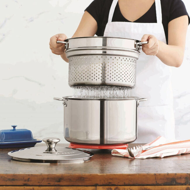 Le Creuset Signature Stainless Steel Stockpot with Colander