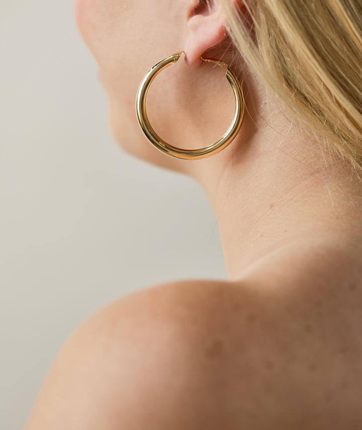 Theia Cecilia Hoop Earring