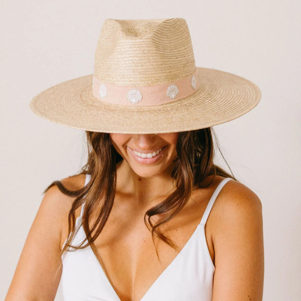 Sunshine Tienda Shell Haven Palm Hat