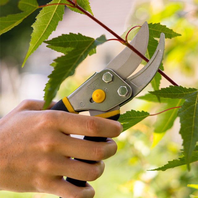 Woodland Tools Regular Duty Bypass Pruner