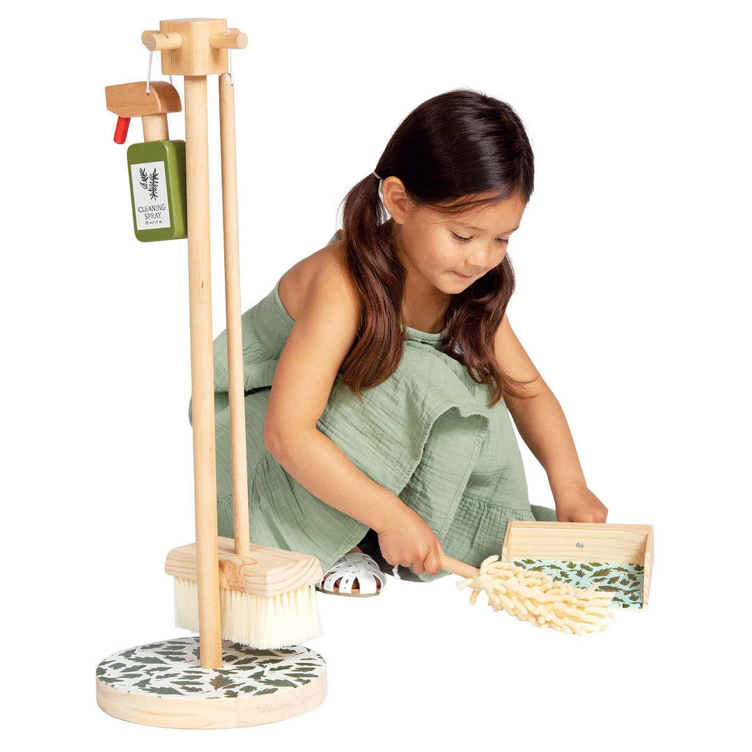Manhattan Toy - Spruce Wood Toy Cleaning Set